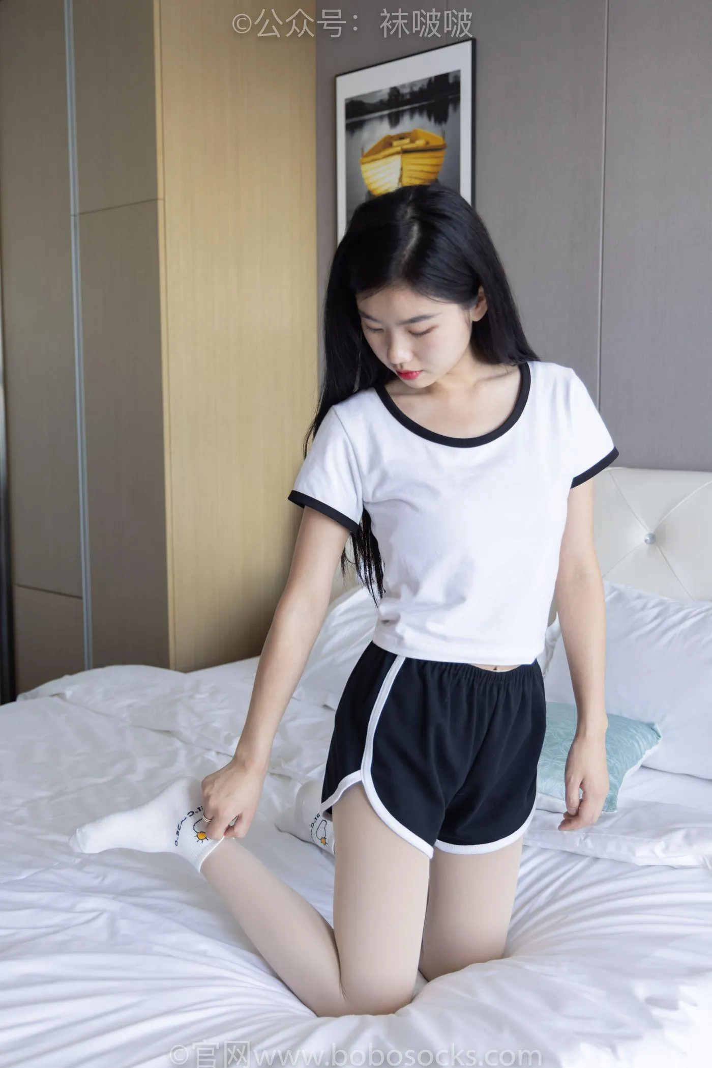 [BoBoSocks袜啵啵]NO.031 小奶熊-AJ板鞋、白棉袜、厚肉丝 [149P]插图2